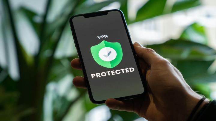 Free VPNs: The Pros, Cons, and Concerns thumbnail