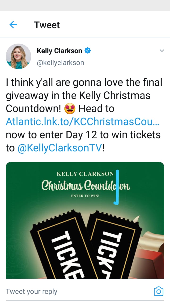 Kelly Clarkson Giveaway on Twitter