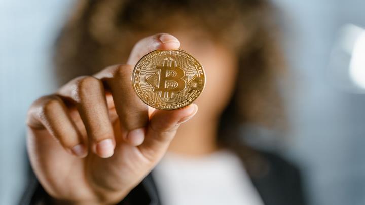 How to Vet a Crypto Influencer Before You Trust Their Recommendation thumbnail