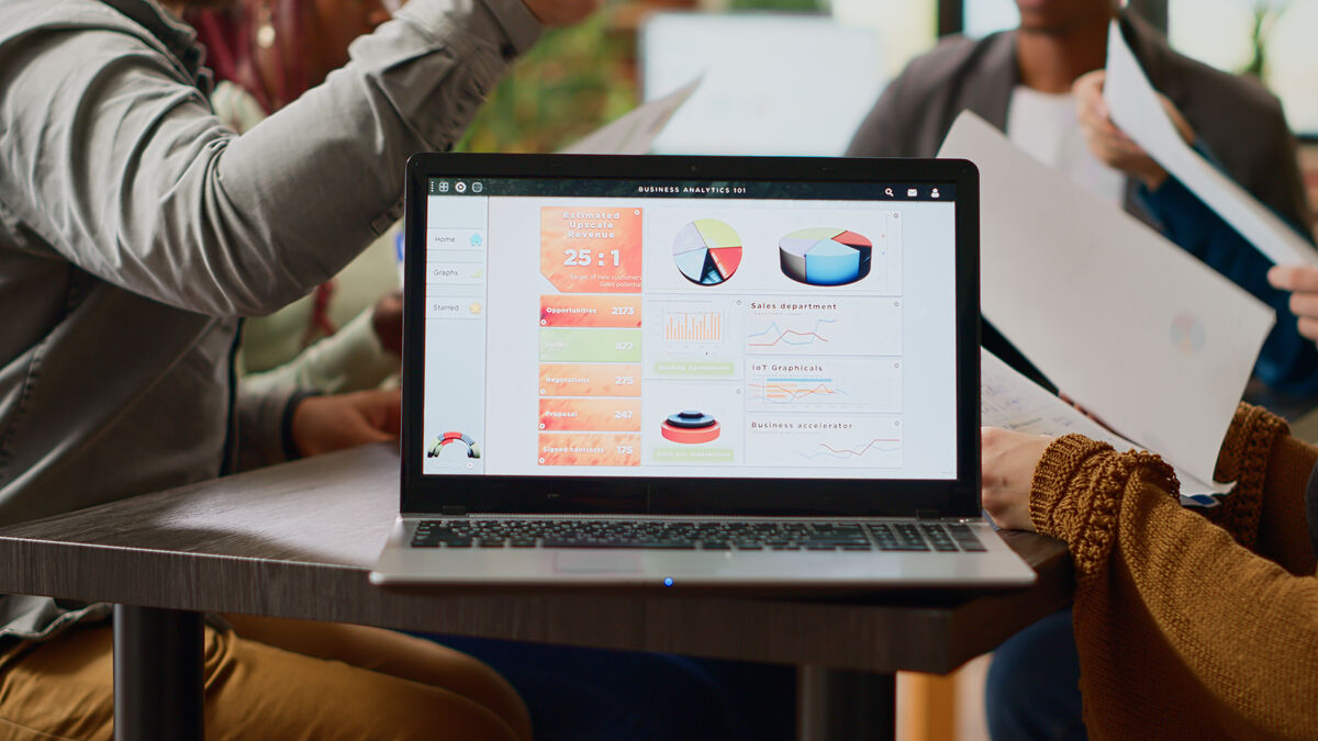 A side-by-side overview of popular google analytics alternatives including Plausible, Matomo, and Fathom, showing their key features