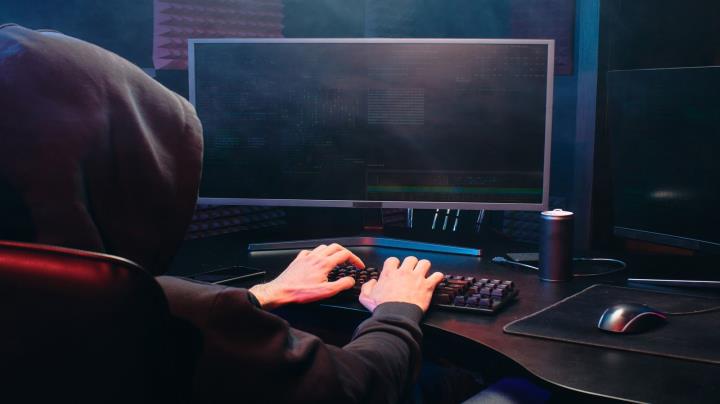 Mcafee Subscription Scam - How to Protect Yourself thumbnail